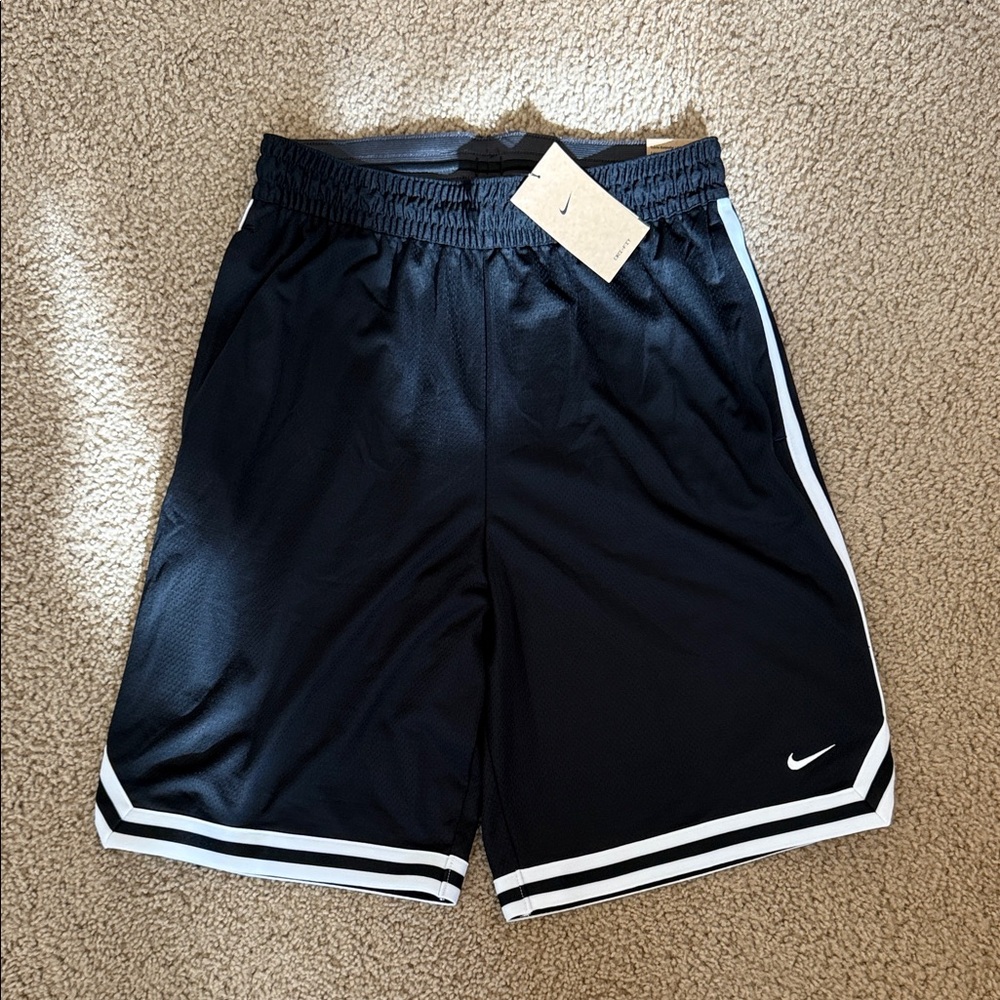 NIKE SHORTS — BRAND NEW